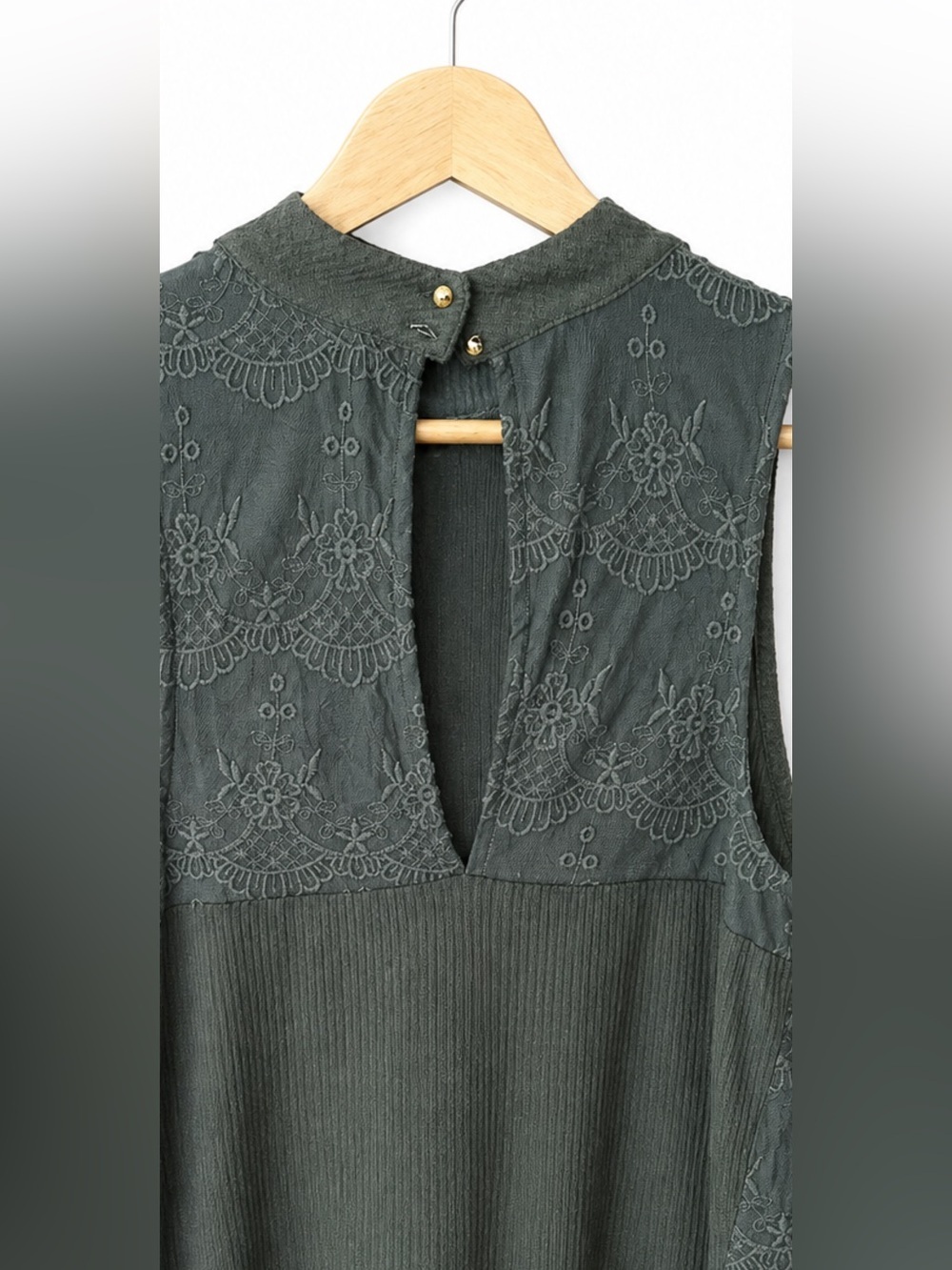 NWT-Candie's Olive Ribbed Mock Neck Sleeveless Tank-large - Picture 5 of 6